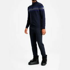 We Norwegians Signature 1/4 Zip Men Navy Blue 9 We Norwegians Signature 1/4 Zip Men Navy Blue -We Norwegians Shop 1777 navy 1 2400x